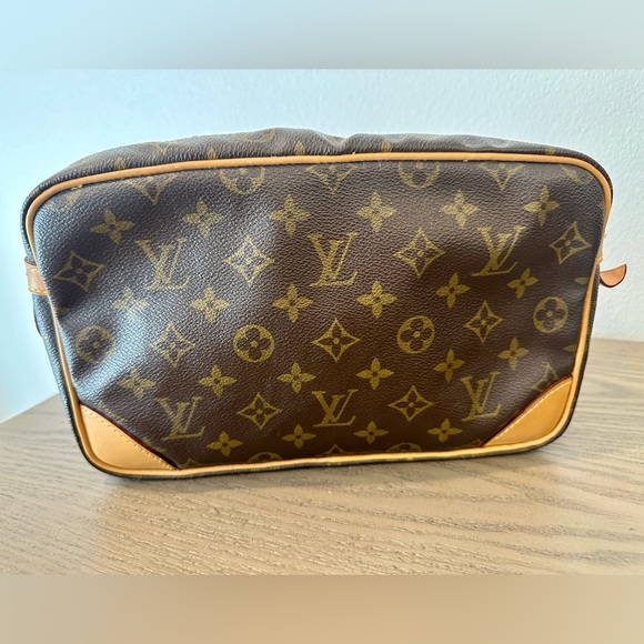 Vintage Louis Vuitton Pochette Compiegne 28 Monogram-Free Shipping, Gift & COA - Picture 4 of 16